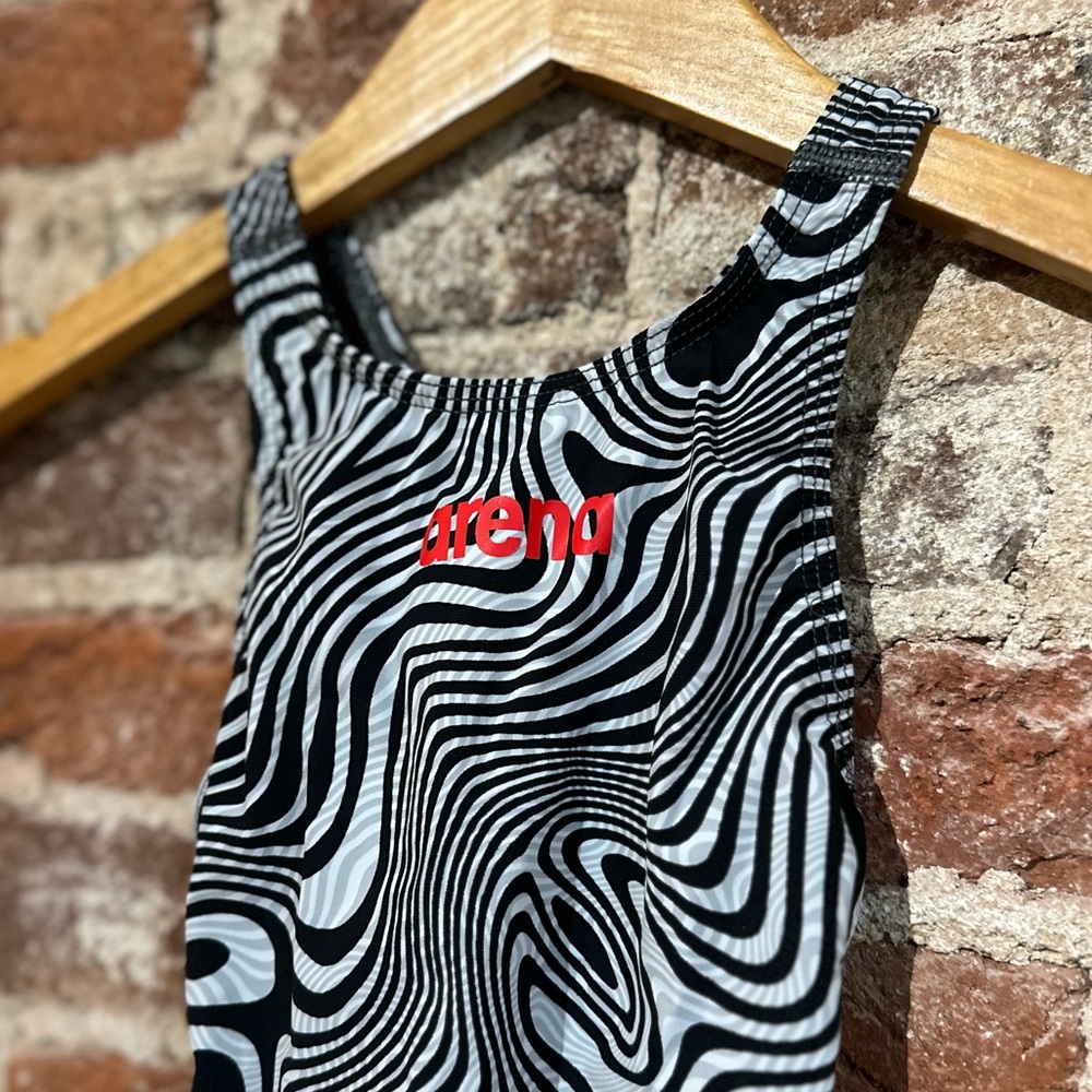 ARENA WOMENS TECH SUIT